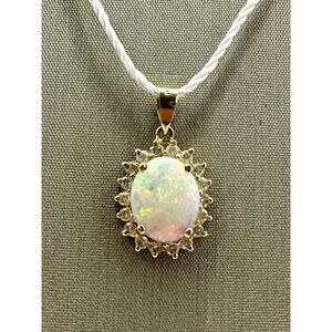 14K Yellow Gold Oval Opal & .30cttw Diamonds Pendant (19612)
